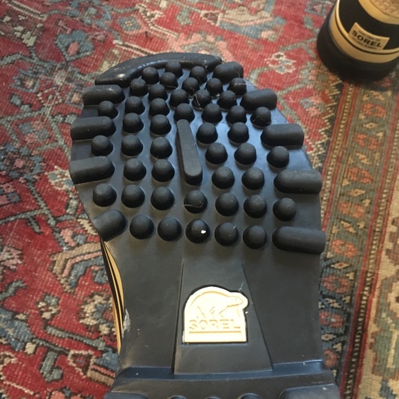 Sorel Caribou winter boots tan size US 8 ish - Picture 5 of 8